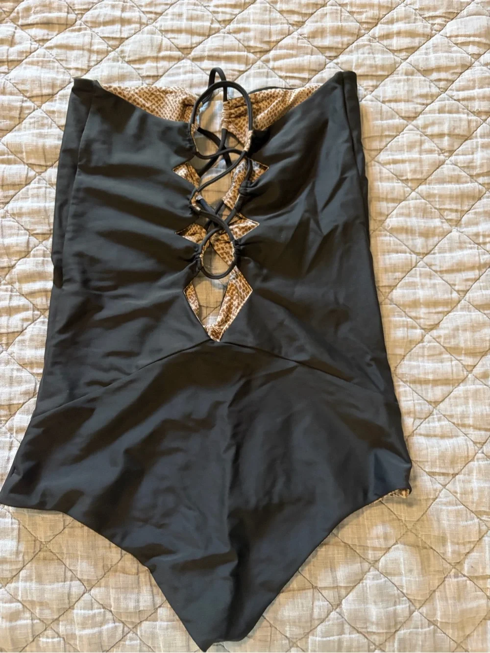 Acacia Kokomo black One-Piece Swimsuit with Lace-Up Front size medium